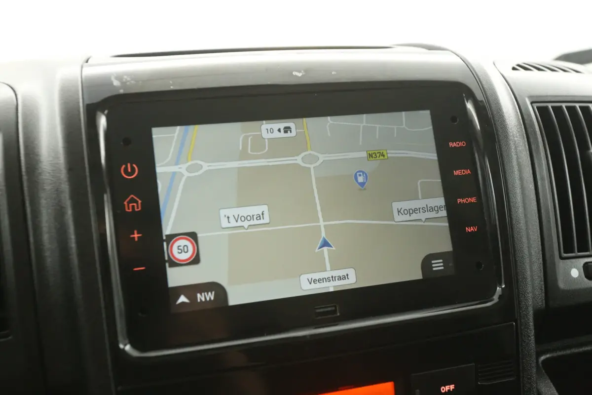 2.2D 140PK L3H2 3.5t | Clima | Camera | Carplay | Cruise | 3 Zits | Parkeersensoren