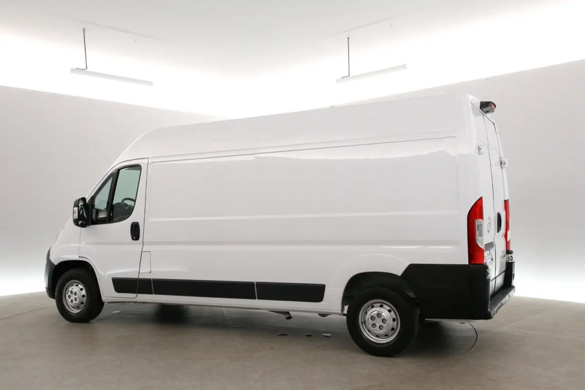 2.2 BlueHDI 140pk 3,5t L3H2 | Clima | Camera | Carplay | Cruise | 3 Zits | Parkeersensoren