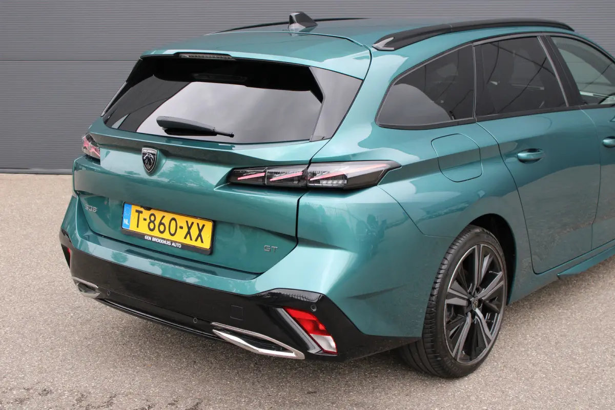 1.2 PureTech GT | Automaat | Navigatie | Camera | Apple carplay | 18 Inch lichtmetaal | Alcantara |