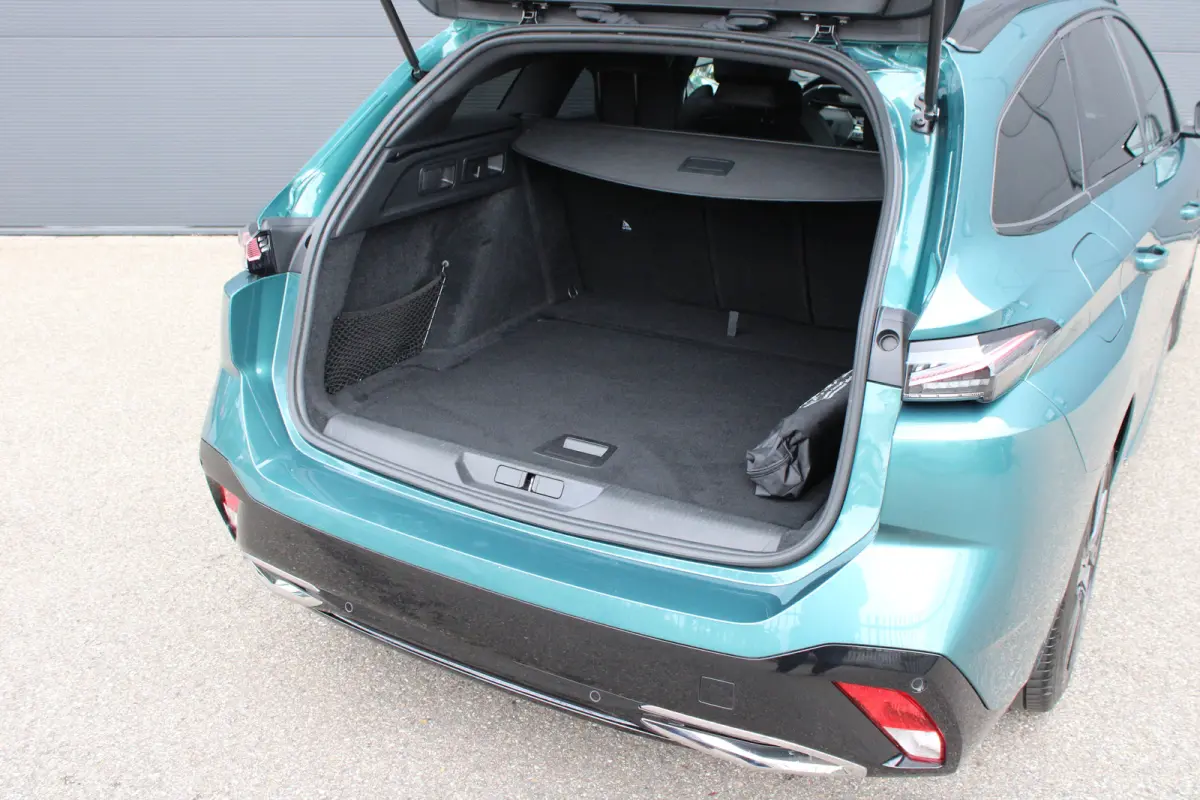 1.2 PureTech GT | Automaat | Navigatie | Camera | Apple carplay | 18 Inch lichtmetaal | Alcantara |