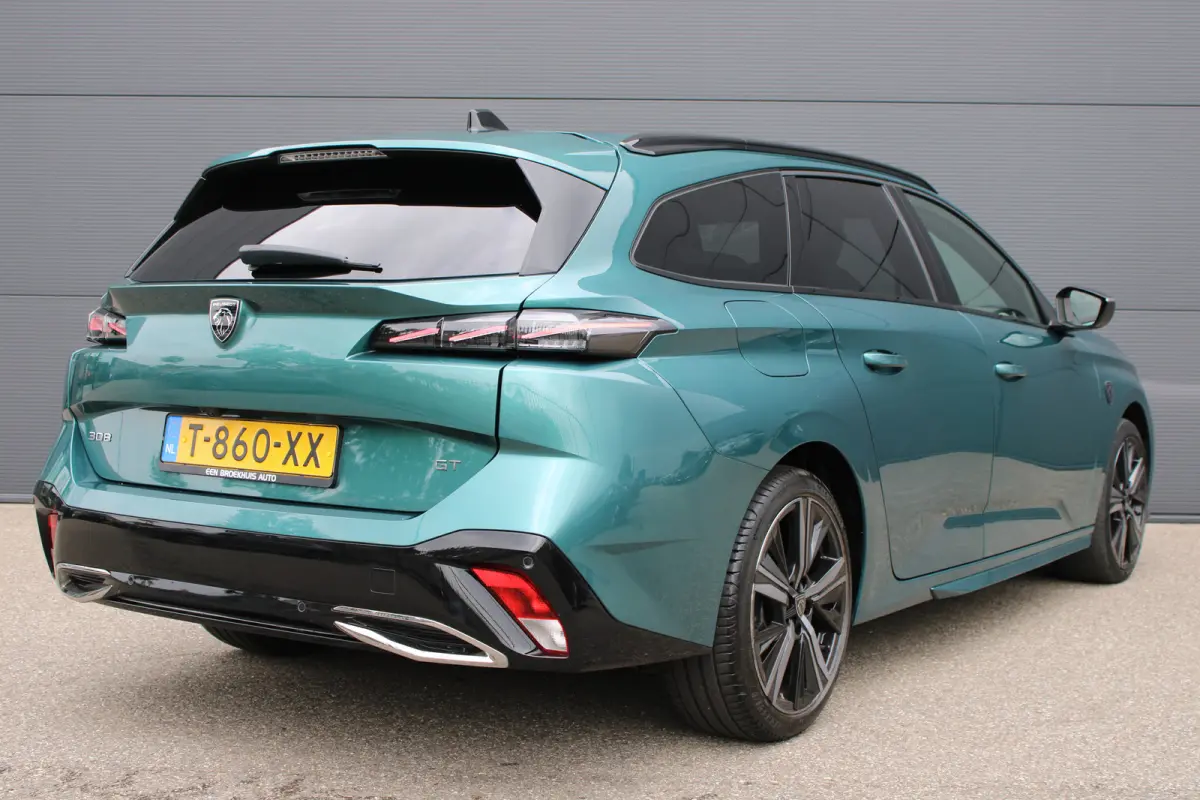1.2 PureTech GT | Automaat | Navigatie | Camera | Apple carplay | 18 Inch lichtmetaal | Alcantara |