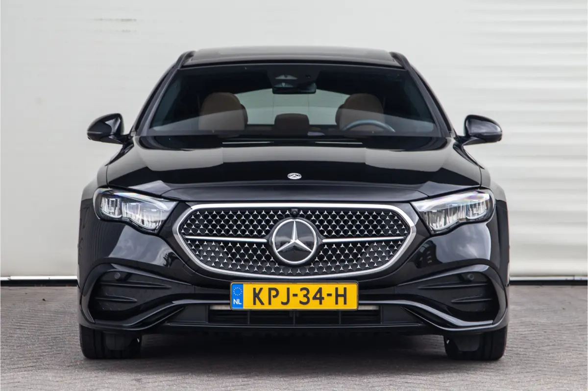 300 e AMG Premium, Hyperscreen, Distronic, Pano, Bruin Leder, Trekhaak, Nightpakket 2025
