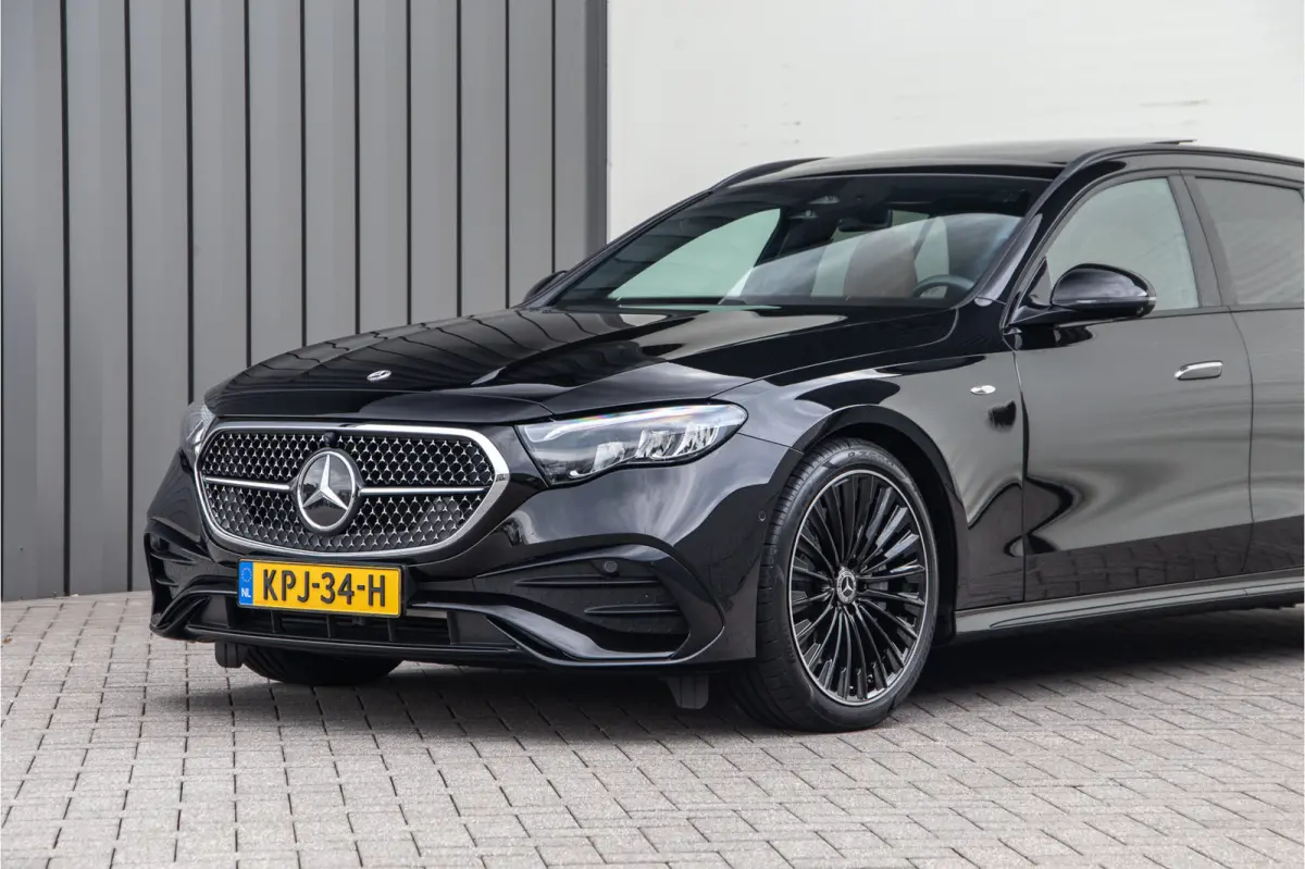 300 e AMG Premium, Hyperscreen, Distronic, Pano, Bruin Leder, Trekhaak, Nightpakket 2025