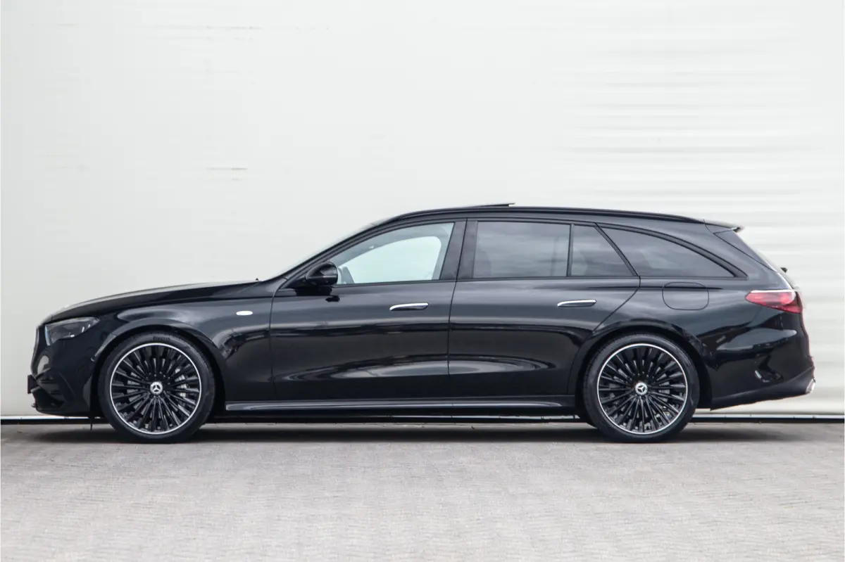 300 e AMG Premium, Hyperscreen, Distronic, Pano, Bruin Leder, Trekhaak, Nightpakket 2025