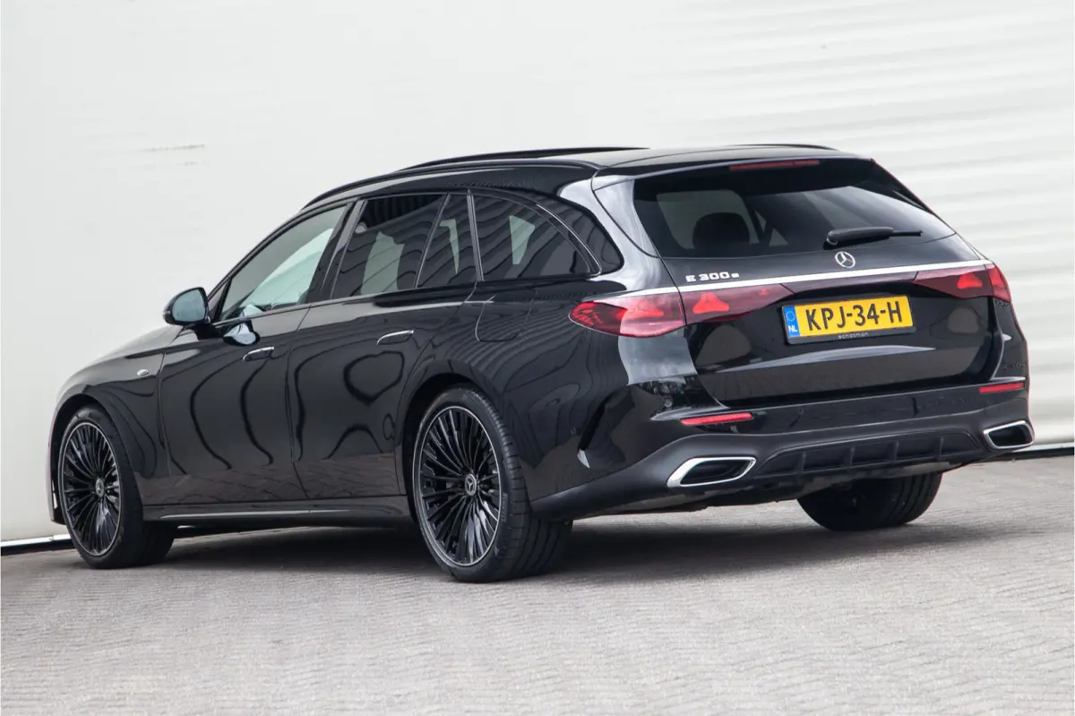 300 e AMG Premium, Hyperscreen, Distronic, Pano, Bruin Leder, Trekhaak, Nightpakket 2025