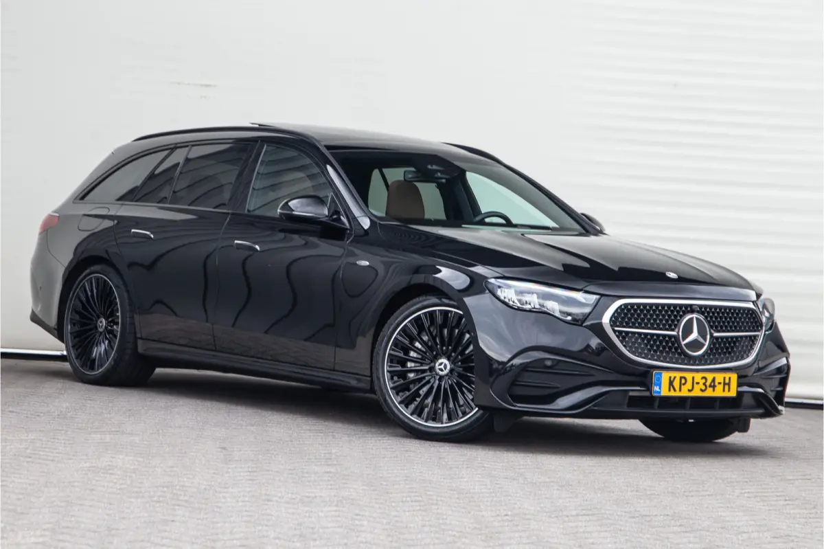 300 e AMG Premium, Hyperscreen, Distronic, Pano, Bruin Leder, Trekhaak, Nightpakket 2025