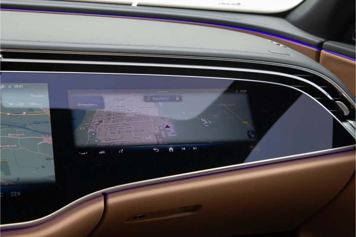 300 e AMG Premium, Hyperscreen, Distronic, Pano, Bruin Leder, Trekhaak, Nightpakket 2025