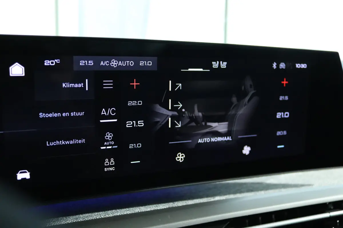 1.2 Hybrid 145 GT | DEMO-DEAL | Adapt. Cruise | Schuifdak | Massage | 360 Camera | Memory | Alcantara | Navi | Carplay | Keyless | Matrix | Elektr. Klep | Stoel+Stuurverwarming