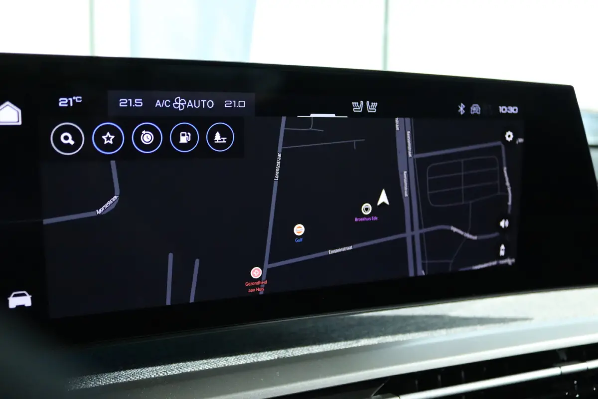 1.2 Hybrid 145 GT | DEMO-DEAL | Adapt. Cruise | Schuifdak | Massage | 360 Camera | Memory | Alcantara | Navi | Carplay | Keyless | Matrix | Elektr. Klep | Stoel+Stuurverwarming