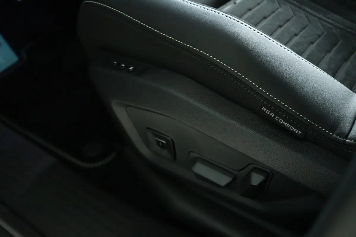 1.2 Hybrid 145 GT | DEMO-DEAL | Adapt. Cruise | Schuifdak | Massage | 360 Camera | Memory | Alcantara | Navi | Carplay | Keyless | Matrix | Elektr. Klep | Stoel+Stuurverwarming