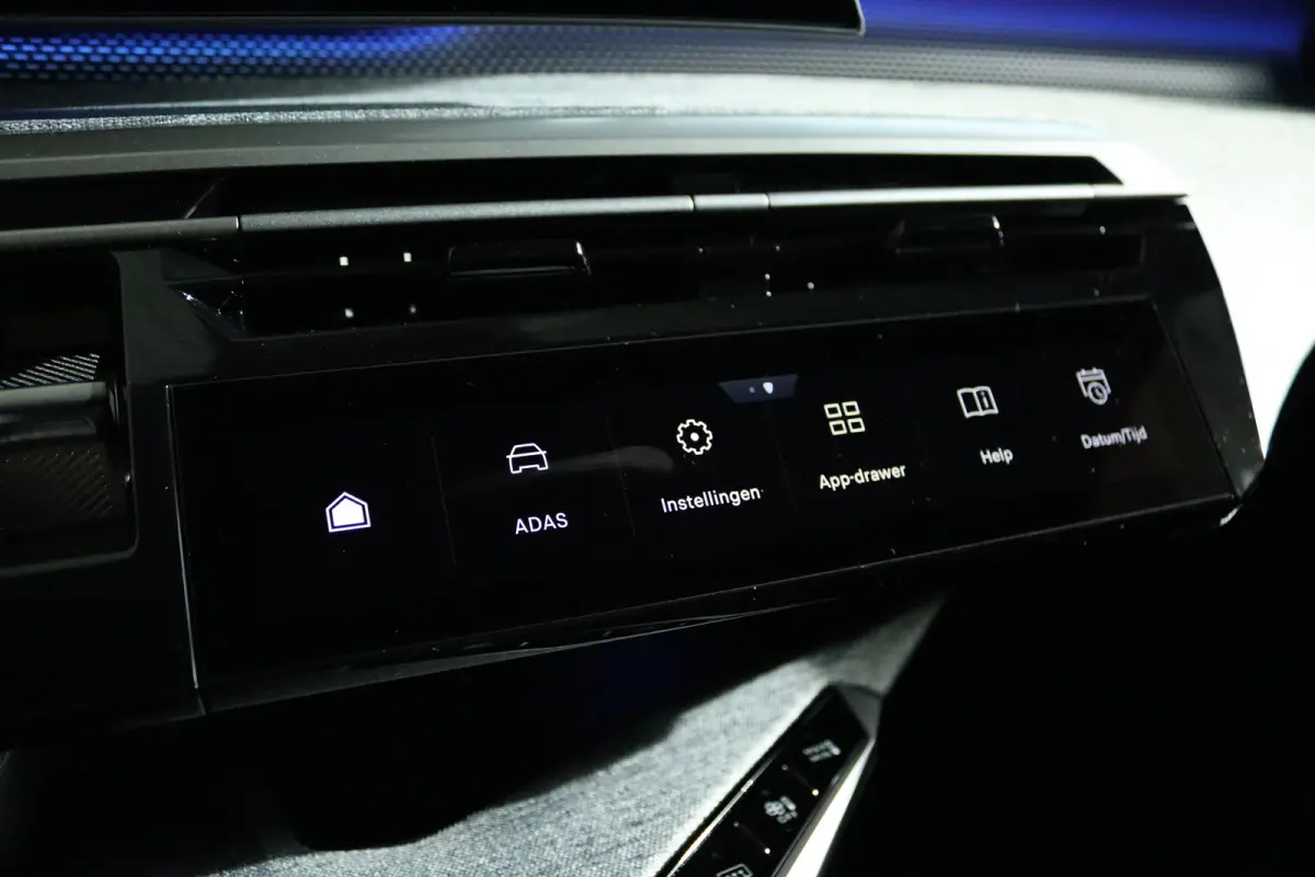 1.2 Hybrid 145 GT | DEMO-DEAL | Adapt. Cruise | Schuifdak | Massage | 360 Camera | Memory | Alcantara | Navi | Carplay | Keyless | Matrix | Elektr. Klep | Stoel+Stuurverwarming