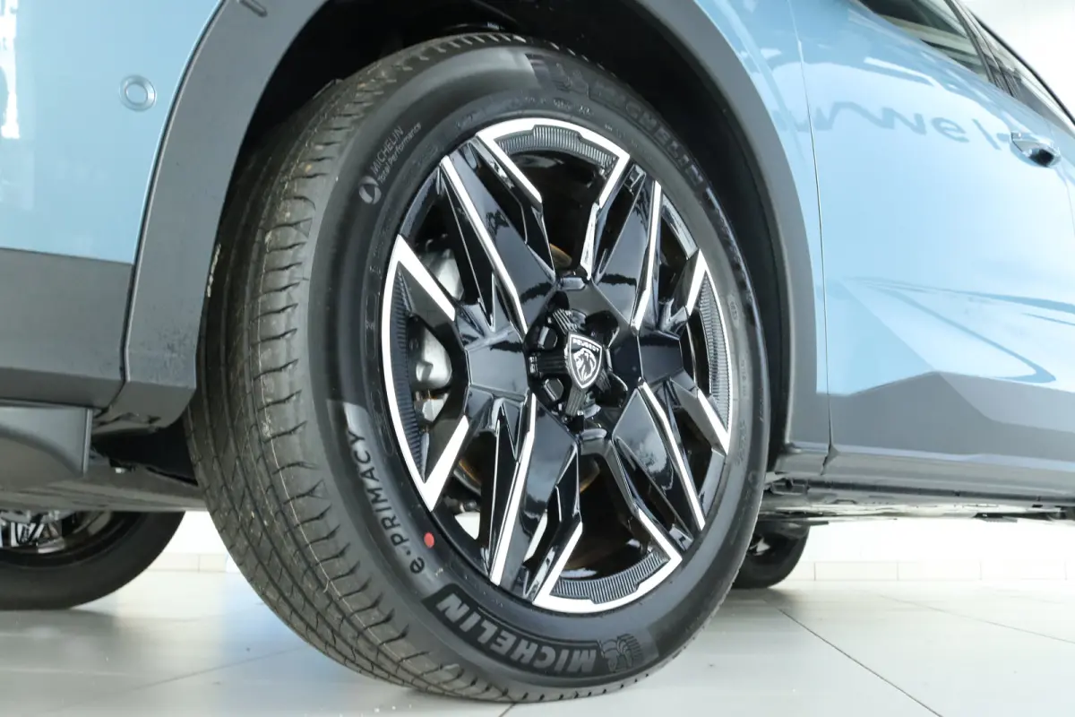 1.2 Hybrid 145 GT | DEMO-DEAL | Adapt. Cruise | Schuifdak | Massage | 360 Camera | Memory | Alcantara | Navi | Carplay | Keyless | Matrix | Elektr. Klep | Stoel+Stuurverwarming