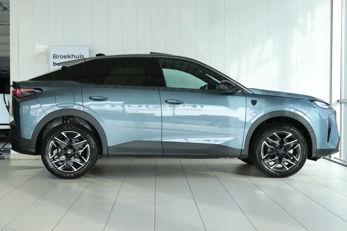 1.2 Hybrid 145 GT | DEMO-DEAL | Adapt. Cruise | Schuifdak | Massage | 360 Camera | Memory | Alcantara | Navi | Carplay | Keyless | Matrix | Elektr. Klep | Stoel+Stuurverwarming