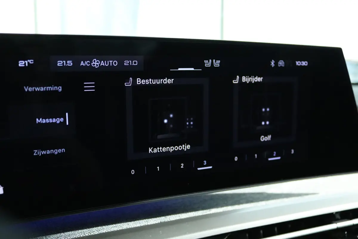1.2 Hybrid 145 GT | DEMO-DEAL | Adapt. Cruise | Schuifdak | Massage | 360 Camera | Memory | Alcantara | Navi | Carplay | Keyless | Matrix | Elektr. Klep | Stoel+Stuurverwarming
