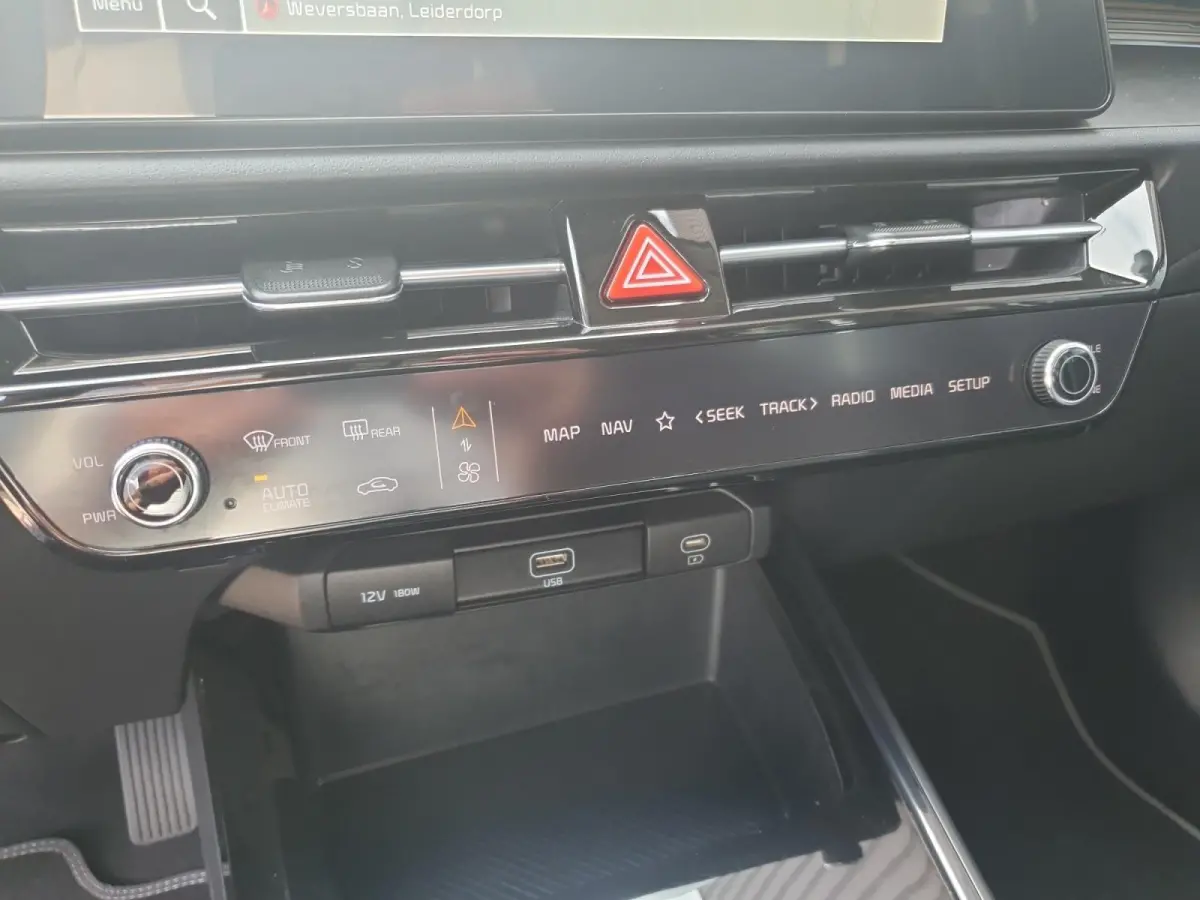 1.6 GDi Hybrid DynamicLine Edition | Dodehoek detectie | Elektrisch bedienbare best. stoel | Navigatie | Adaptieve cruise control | Apple Carplay / Android Auto | Verbruik 1 op 20!