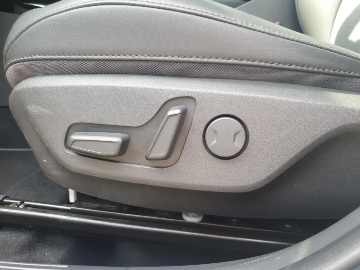 1.6 GDi Hybrid DynamicLine Edition | Dodehoek detectie | Elektrisch bedienbare best. stoel | Navigatie | Adaptieve cruise control | Apple Carplay / Android Auto | Verbruik 1 op 20!