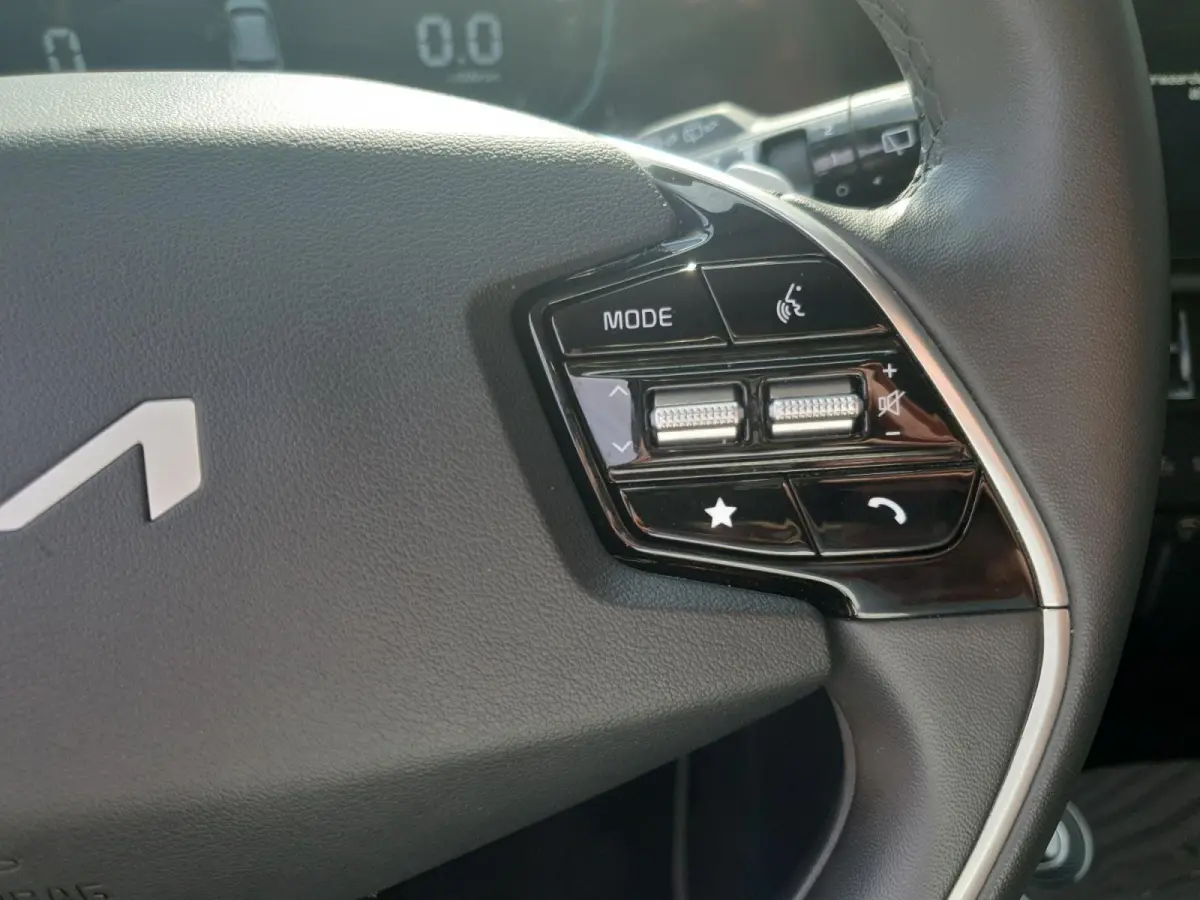 1.6 GDi Hybrid DynamicLine Edition | Dodehoek detectie | Elektrisch bedienbare best. stoel | Navigatie | Adaptieve cruise control | Apple Carplay / Android Auto | Verbruik 1 op 20!