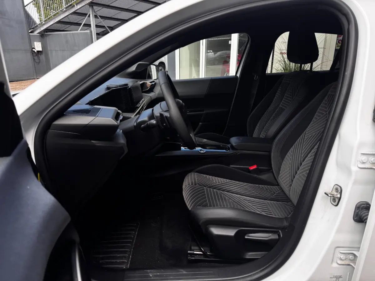 1.2 Turbo Hybrid LX 110pk | 360 Camera | Navigatie By App | Adaptive Cruise | Climate control