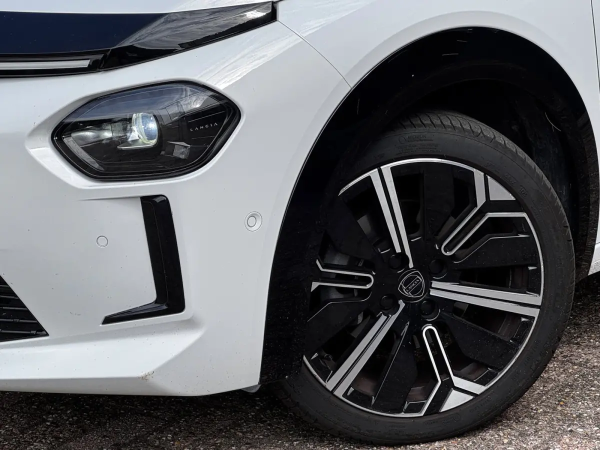 1.2 Turbo Hybrid LX 110pk | 360 Camera | Navigatie By App | Adaptive Cruise | Climate control