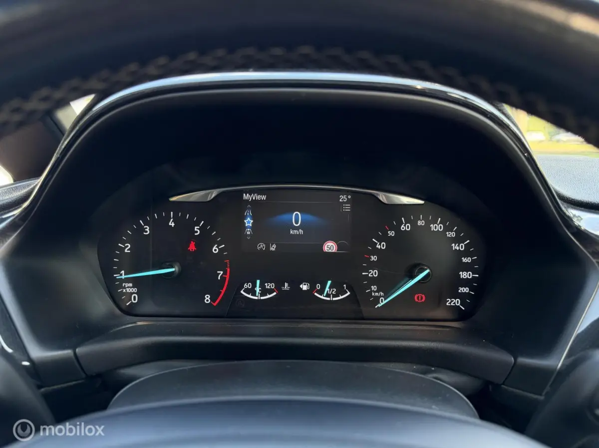 1.0 EcoBoost Active First Edition|Pano|Keyles|Navi|Lane|