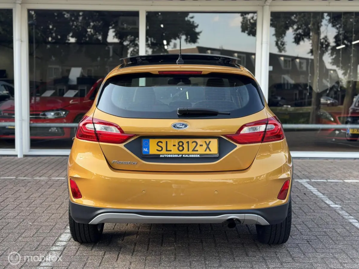 1.0 EcoBoost Active First Edition|Pano|Keyles|Navi|Lane|