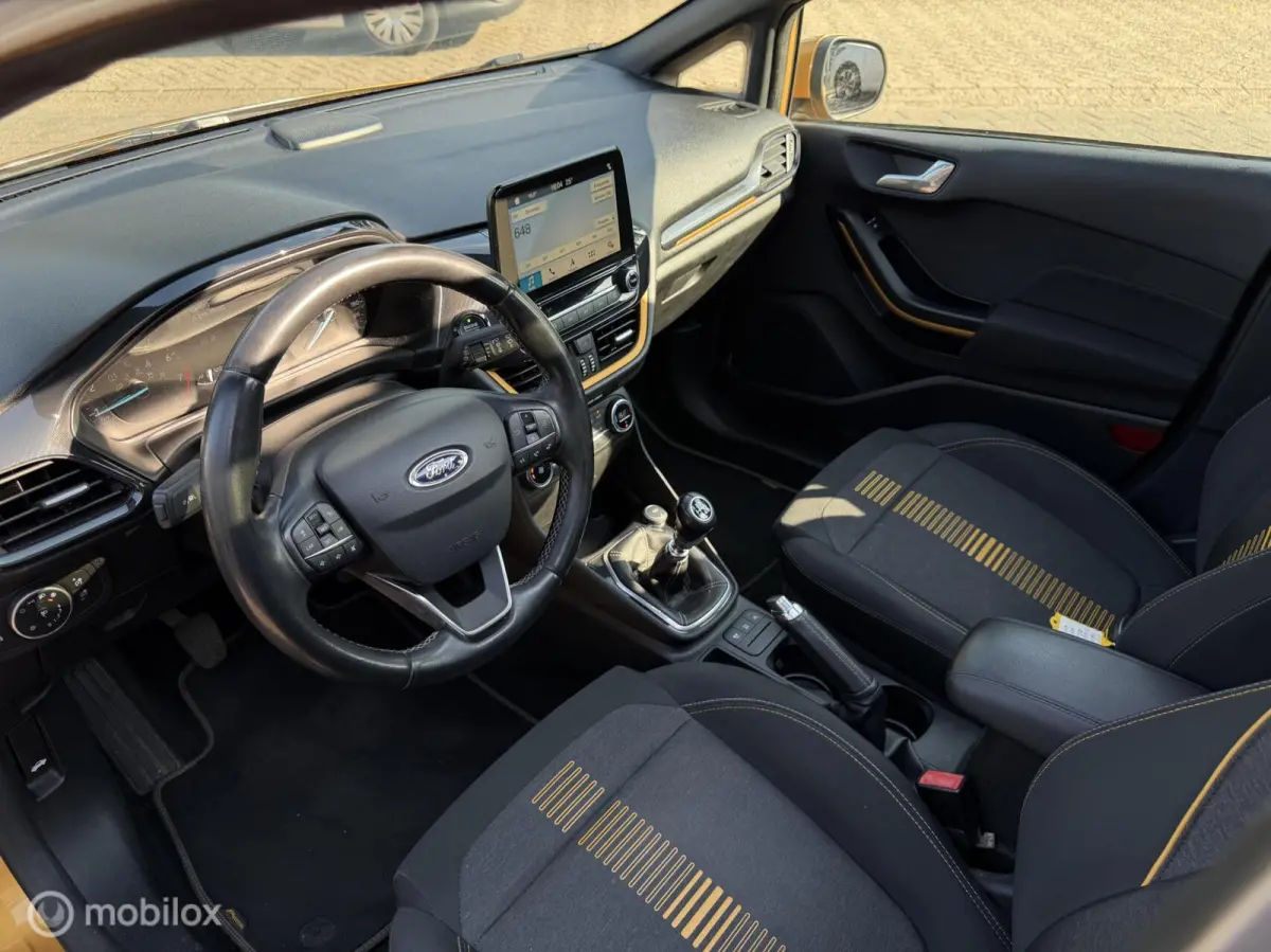 1.0 EcoBoost Active First Edition|Pano|Keyles|Navi|Lane|