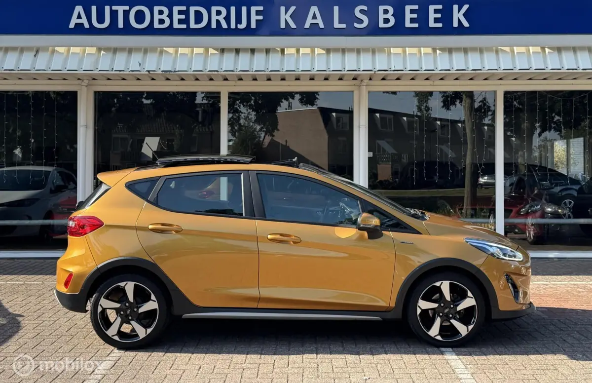 1.0 EcoBoost Active First Edition|Pano|Keyles|Navi|Lane|