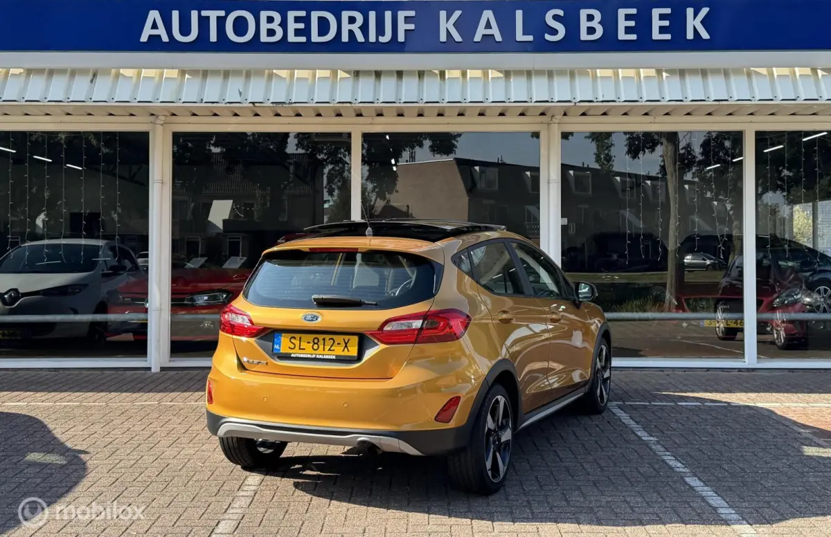1.0 EcoBoost Active First Edition|Pano|Keyles|Navi|Lane|