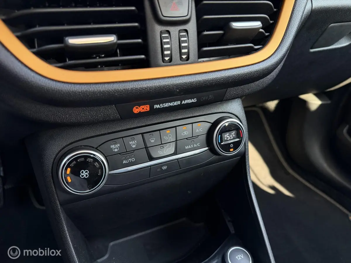 1.0 EcoBoost Active First Edition|Pano|Keyles|Navi|Lane|