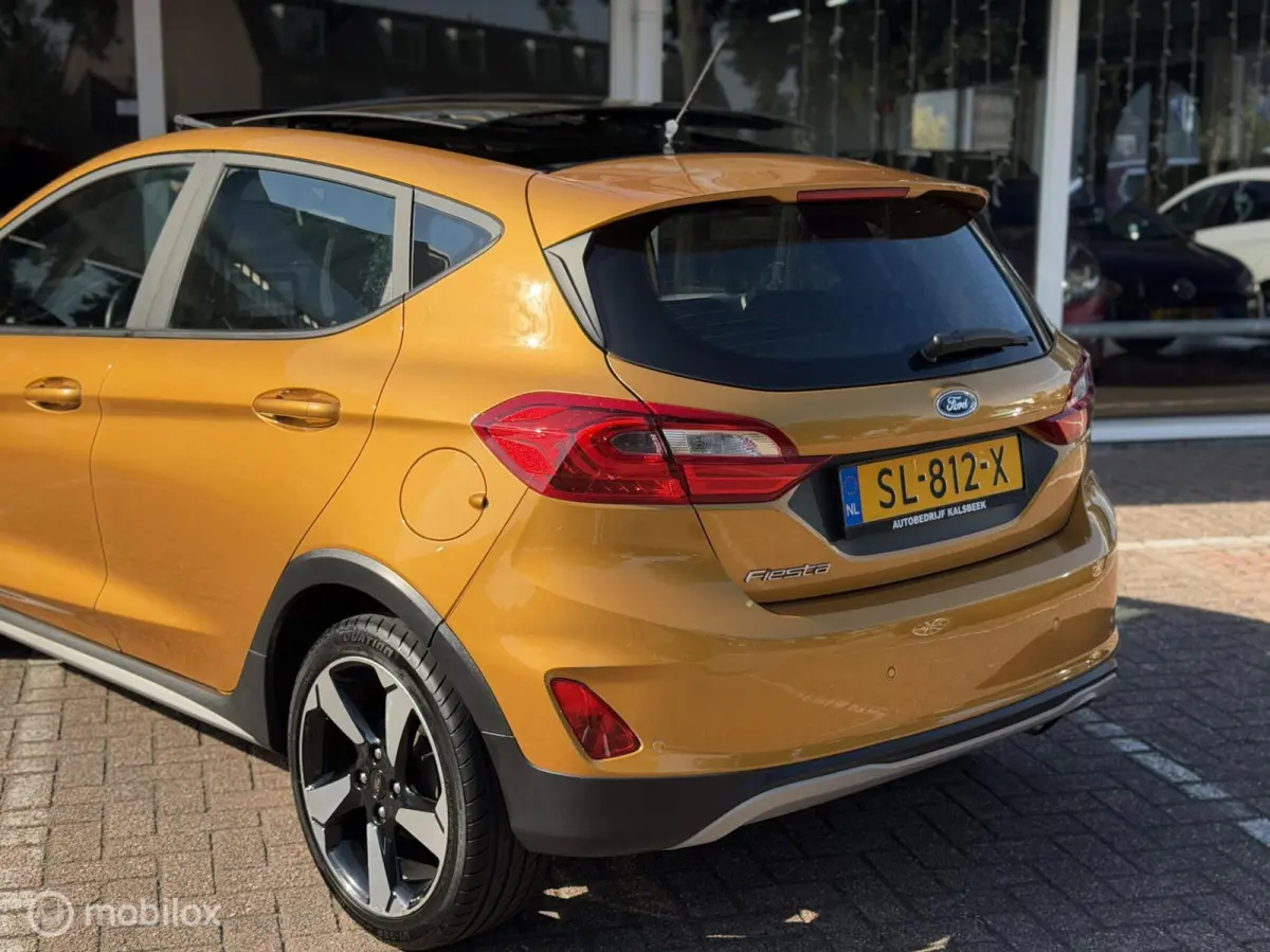 1.0 EcoBoost Active First Edition|Pano|Keyles|Navi|Lane|