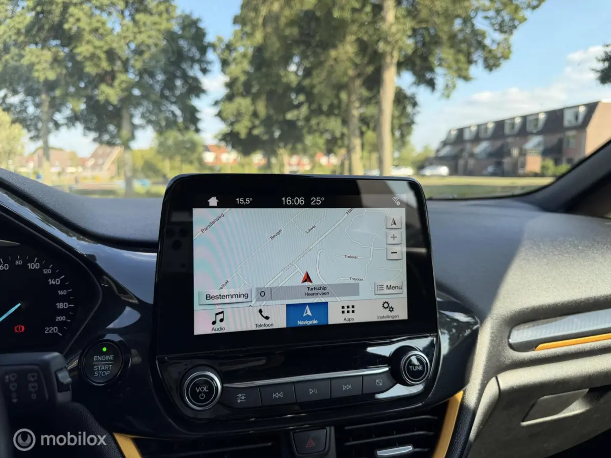1.0 EcoBoost Active First Edition|Pano|Keyles|Navi|Lane|
