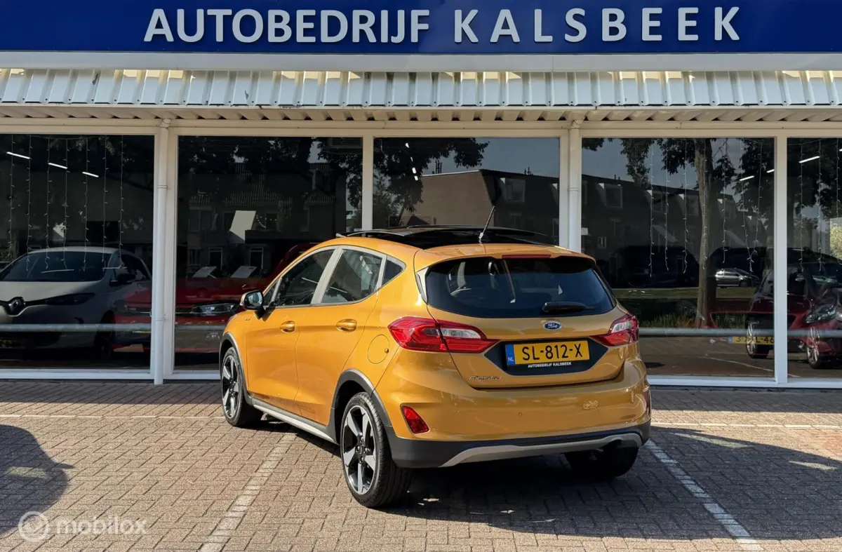 1.0 EcoBoost Active First Edition|Pano|Keyles|Navi|Lane|