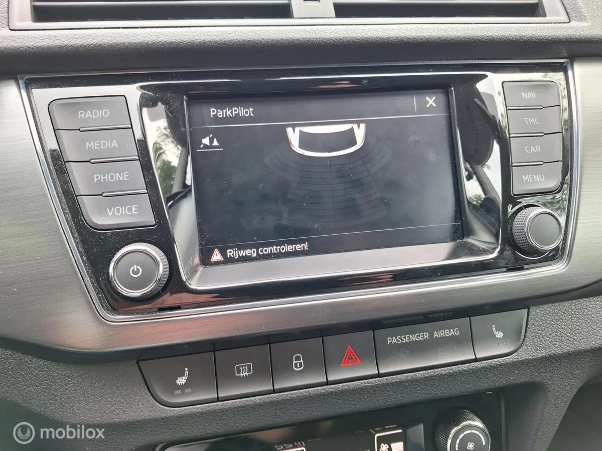 1.0 TSI Clever Full-Map Navigatie, Cruise-Control, Stoelverwarming, Climate-Control, LM-Velgen.