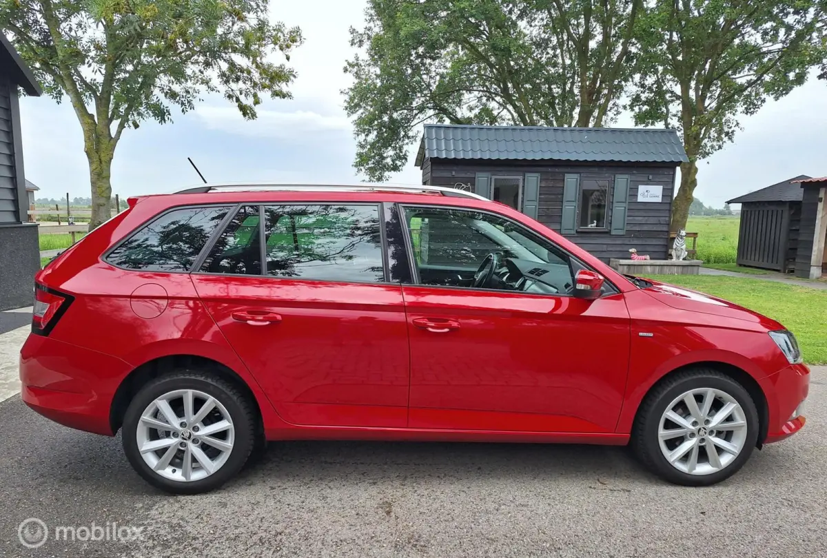 1.0 TSI Clever Full-Map Navigatie, Cruise-Control, Stoelverwarming, Climate-Control, LM-Velgen.