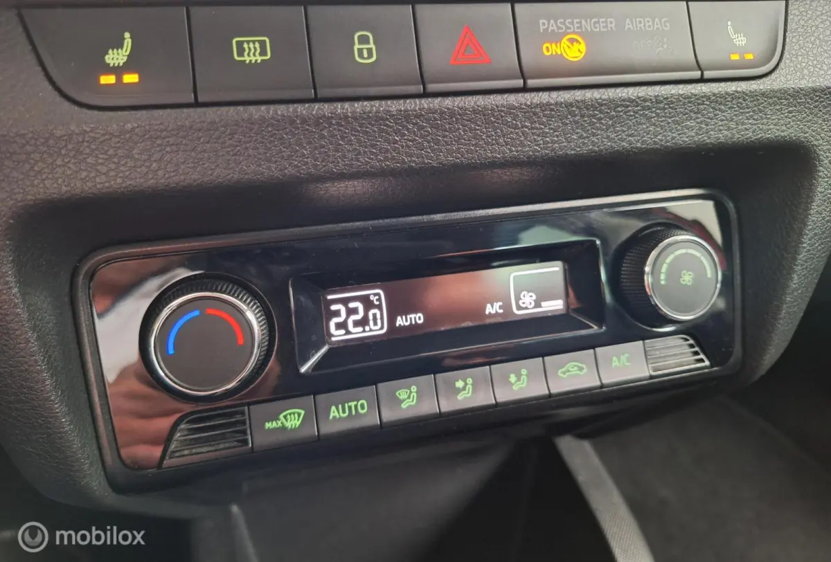 1.0 TSI Clever Full-Map Navigatie, Cruise-Control, Stoelverwarming, Climate-Control, LM-Velgen.