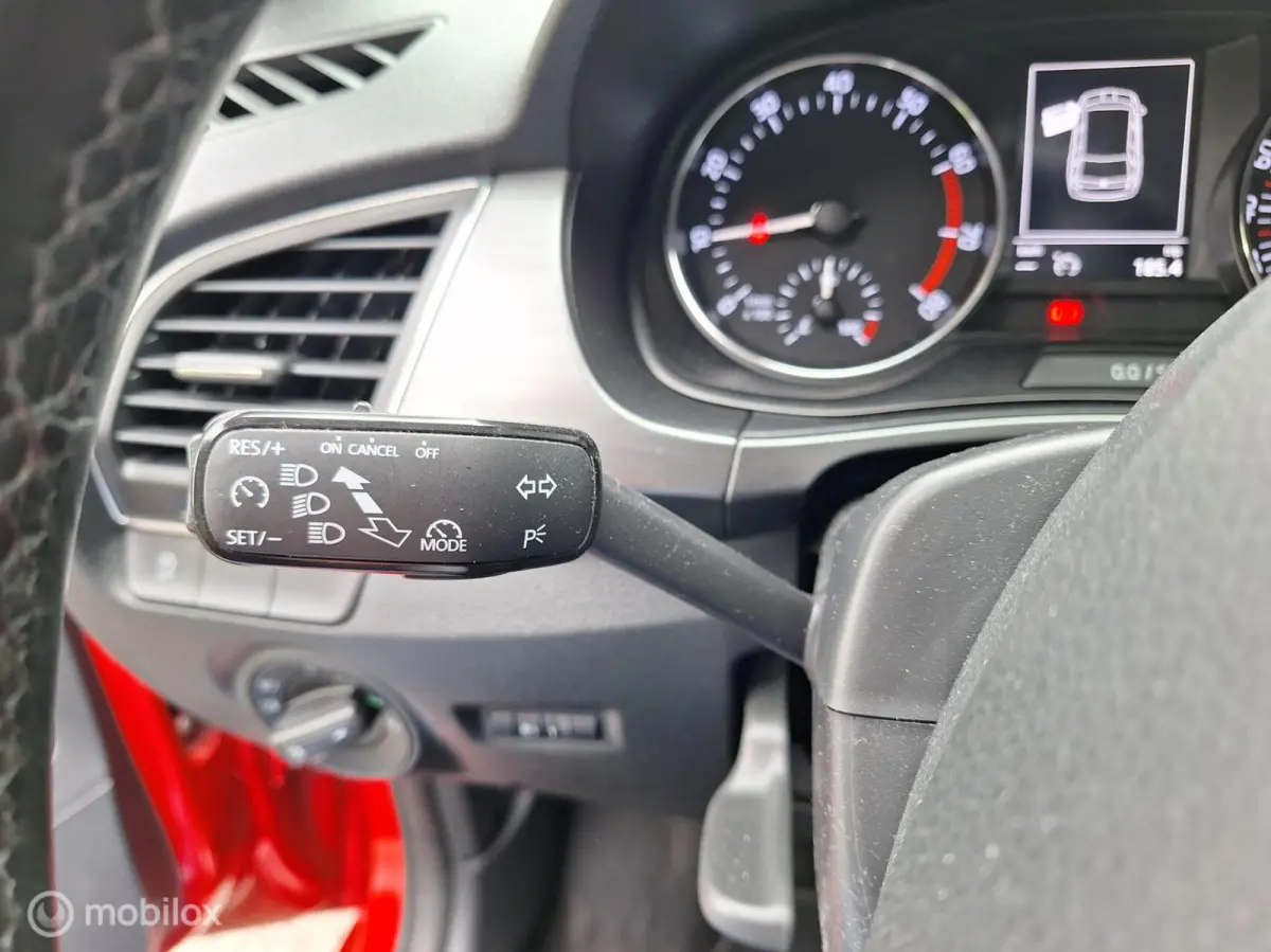 1.0 TSI Clever Full-Map Navigatie, Cruise-Control, Stoelverwarming, Climate-Control, LM-Velgen.