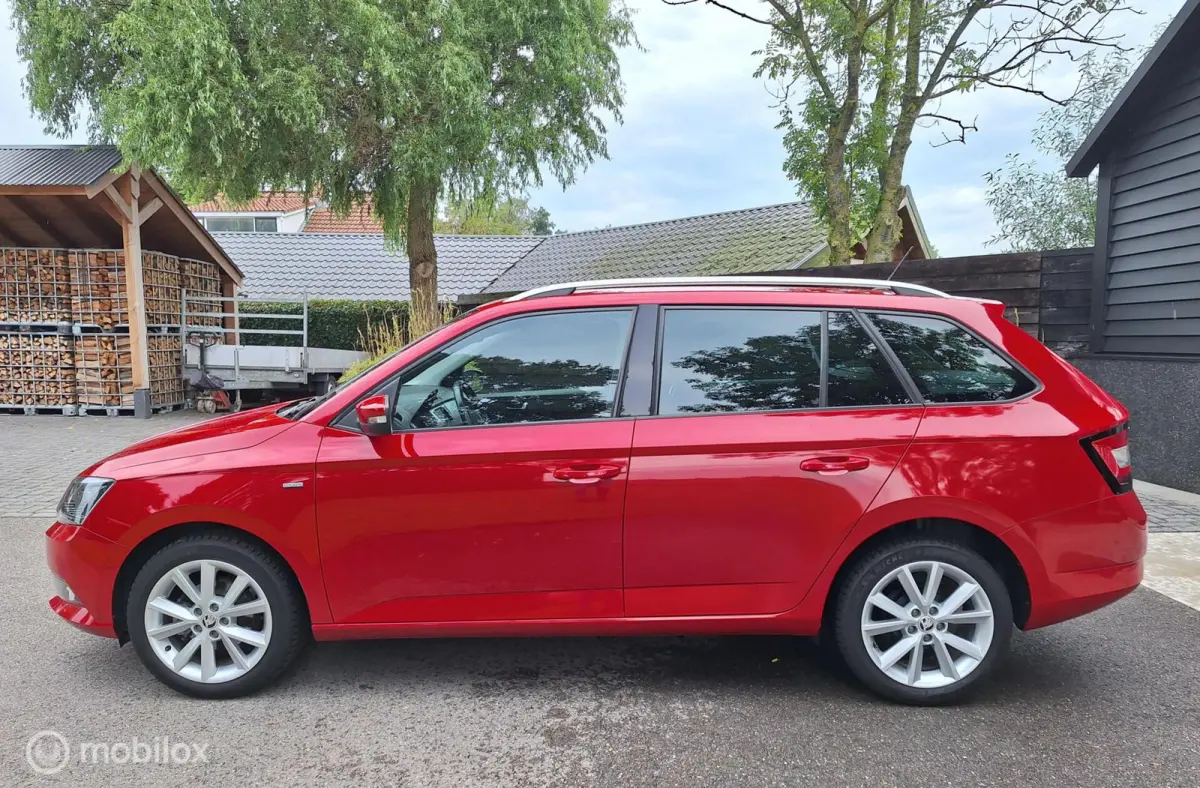 1.0 TSI Clever Full-Map Navigatie, Cruise-Control, Stoelverwarming, Climate-Control, LM-Velgen.