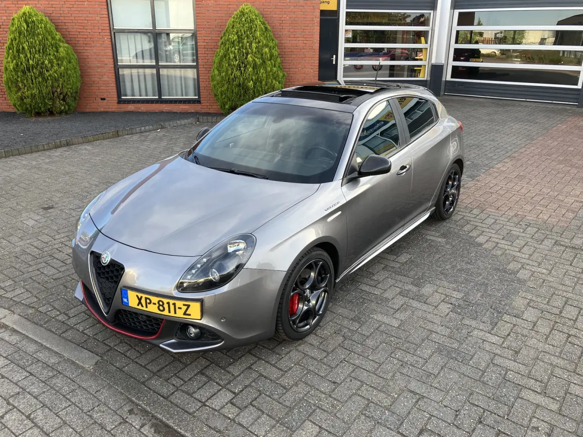 1.750 Turbo Veloce | Origineel Nederlands geleverd | Grigio Magnesio | Carbon Spoiler | Schuifdak |