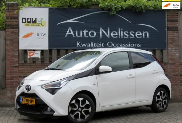 1.0 VVT-i x-joy NIEUWE TYPE | APPLE CARPLAY/ANDROID AUTO | DAB+ | CLIMA-AIRCO | LICHTMETALEN VELGEN | BJ 12-2020 |
