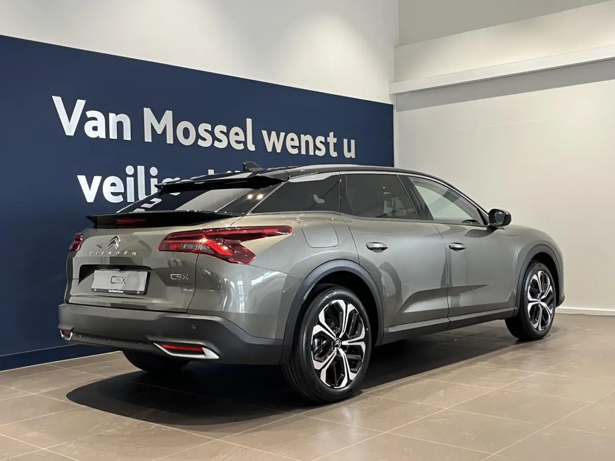 Business Plus - ELEKTRISCH VERSTELBARE STOELEN - ADAPTIVE CRUISE CONTROL