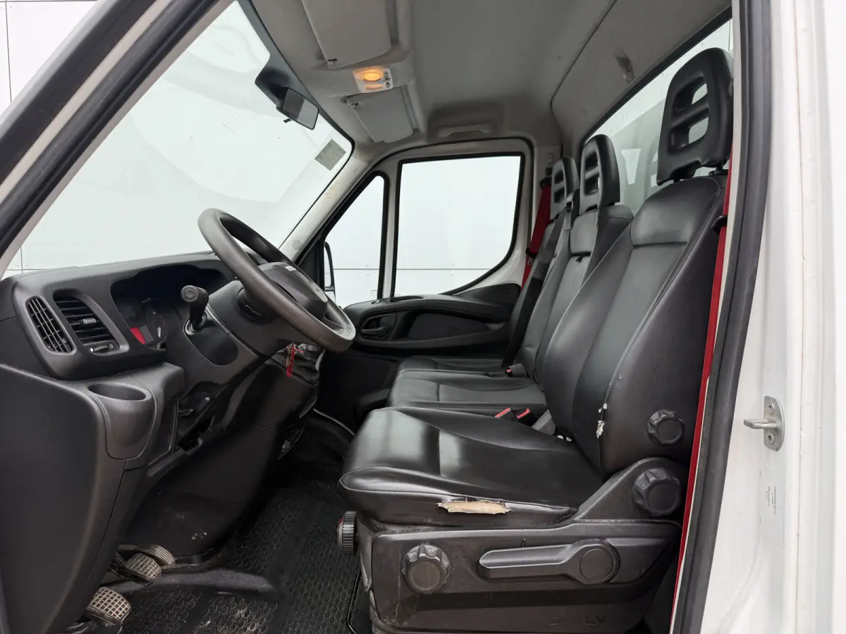 35C16 3.0 L4 Kipper Dubbellucht Airco Cruise Control 3.5T Trekhaak Lederen bekleding Benne Tipper