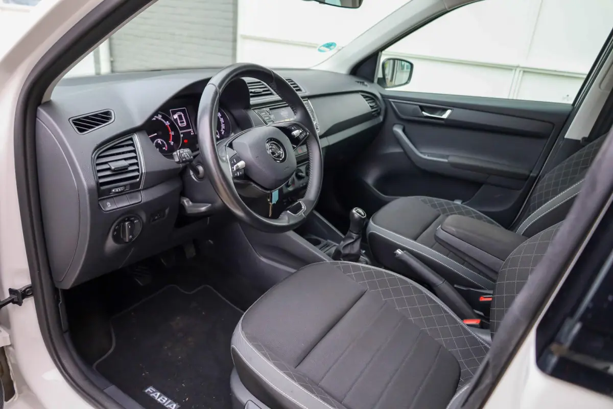 1.0 TSI 95pk Ambition | Parkeersensor | Cruise Control | Apple Carplay/Android Auto