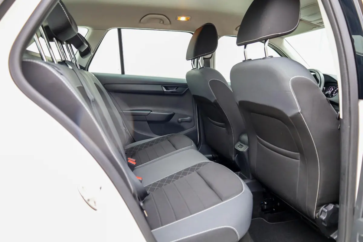 1.0 TSI 95pk Ambition | Parkeersensor | Cruise Control | Apple Carplay/Android Auto