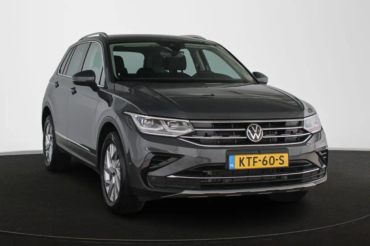 1.5 eHybrid Elegance Trekhaak Stuur-Stoelverwarming 360-Camera Keyless IQ-Light
