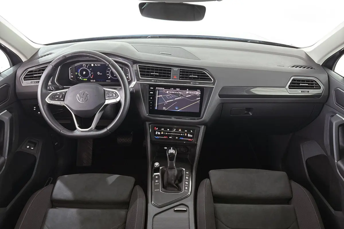1.5 eHybrid Elegance Trekhaak Stuur-Stoelverwarming 360-Camera Keyless IQ-Light