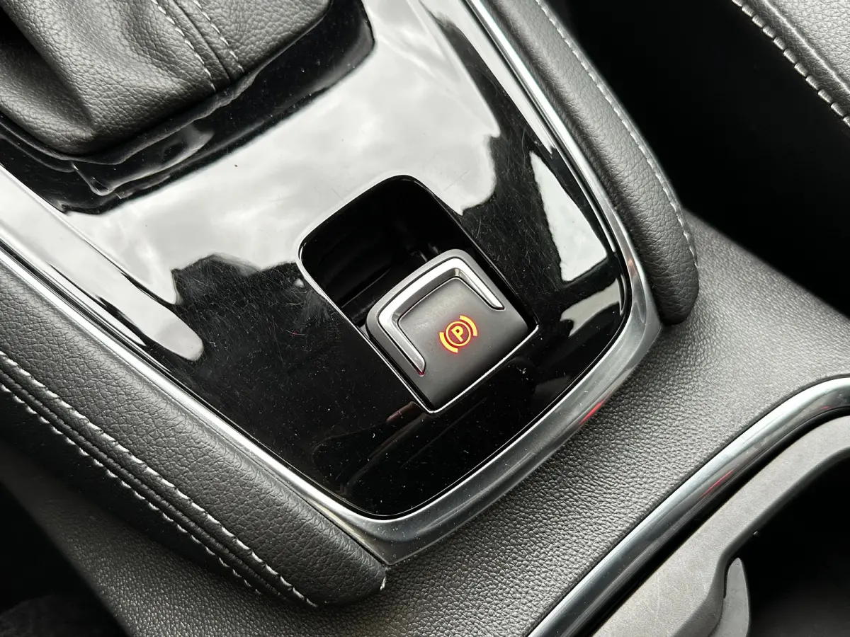 1.2 Turbo 130 PK Innovation Automaat | TREKHAAK| DENON AUDIO MET SUBWOOFER| DODEHOEK DETECTIE| KEYLESS ENTRY & START| NAVIGATIE + APPLE CARPLAY/ANDROID AUTO| CLIMATE CONTROL| ELEK. ACHTERKLE