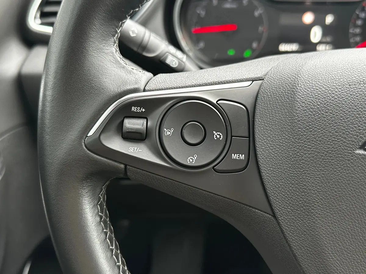 1.2 Turbo 130 PK Innovation Automaat | TREKHAAK| DENON AUDIO MET SUBWOOFER| DODEHOEK DETECTIE| KEYLESS ENTRY & START| NAVIGATIE + APPLE CARPLAY/ANDROID AUTO| CLIMATE CONTROL| ELEK. ACHTERKLE