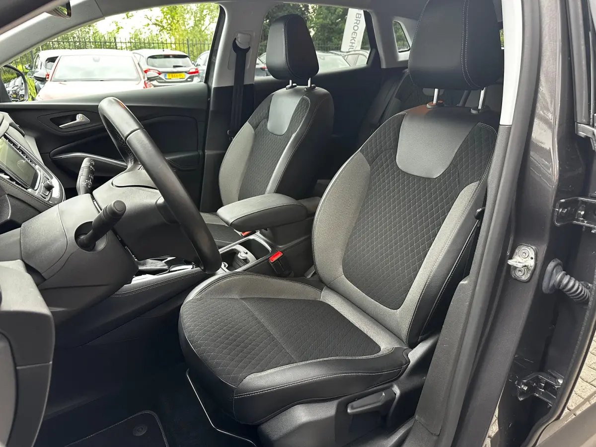 1.2 Turbo 130 PK Innovation Automaat | TREKHAAK| DENON AUDIO MET SUBWOOFER| DODEHOEK DETECTIE| KEYLESS ENTRY & START| NAVIGATIE + APPLE CARPLAY/ANDROID AUTO| CLIMATE CONTROL| ELEK. ACHTERKLE