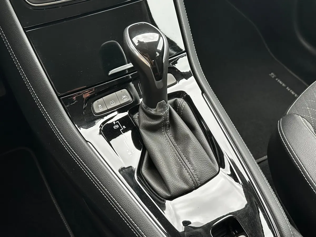 1.2 Turbo 130 PK Innovation Automaat | TREKHAAK| DENON AUDIO MET SUBWOOFER| DODEHOEK DETECTIE| KEYLESS ENTRY & START| NAVIGATIE + APPLE CARPLAY/ANDROID AUTO| CLIMATE CONTROL| ELEK. ACHTERKLE