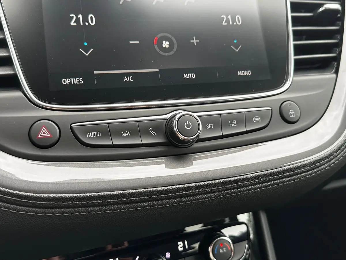 1.2 Turbo 130 PK Innovation Automaat | TREKHAAK| DENON AUDIO MET SUBWOOFER| DODEHOEK DETECTIE| KEYLESS ENTRY & START| NAVIGATIE + APPLE CARPLAY/ANDROID AUTO| CLIMATE CONTROL| ELEK. ACHTERKLE